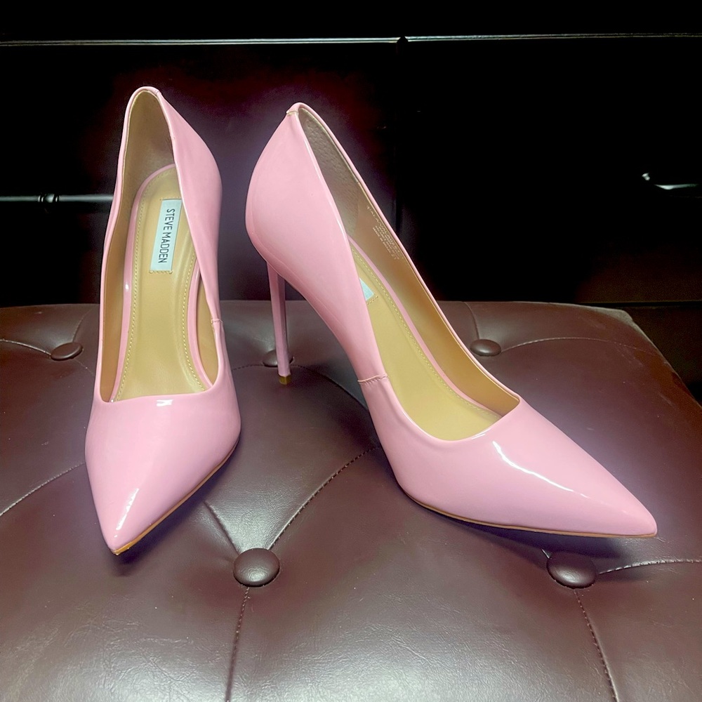 Steve Madden Pink Patent Leather heels. Size 11.. runs small will fit 10-10.5
